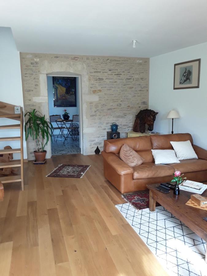 "La Charme" Bed & Breakfast Jalogny Exterior photo