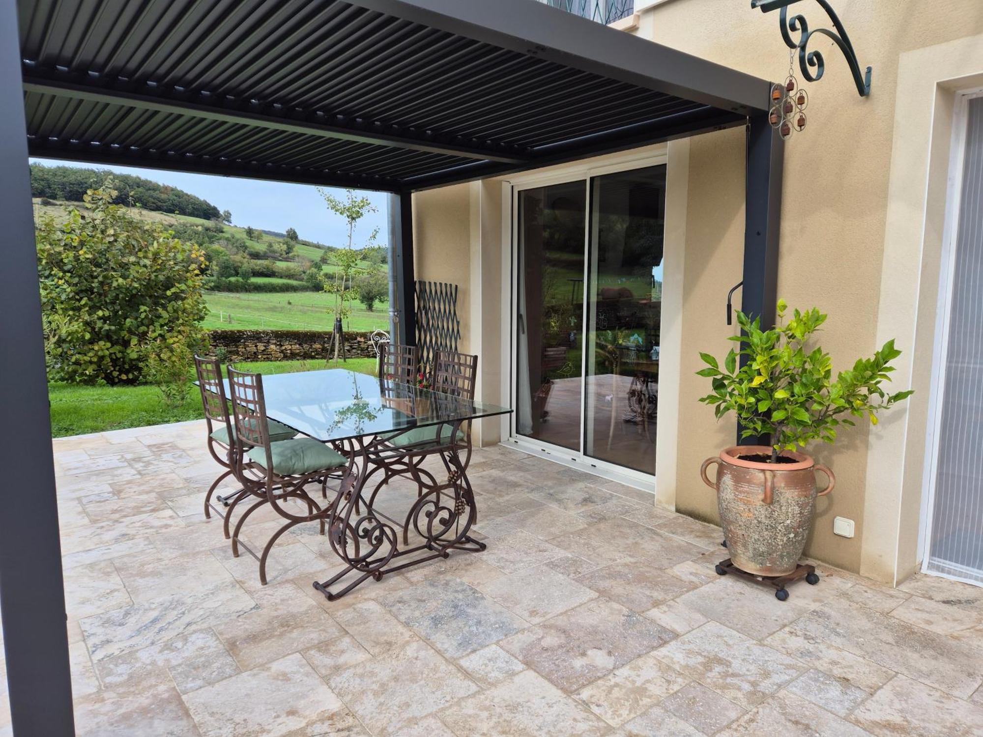 "La Charme" Bed & Breakfast Jalogny Exterior photo